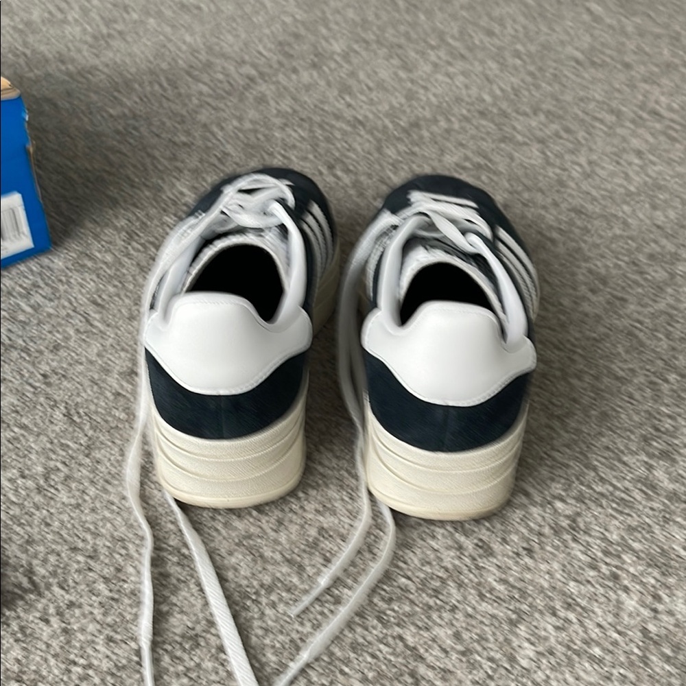 Adidas Gazelle Shoes - Picture 6 of 11